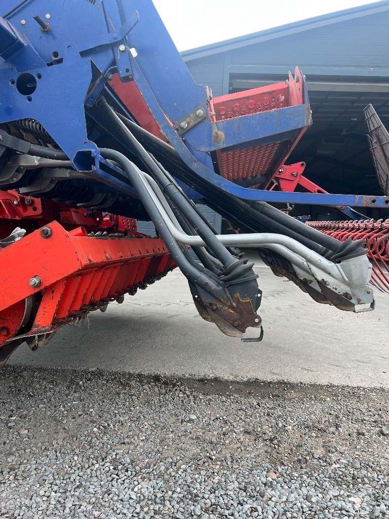 Kuhn HR 3002 كاسحات