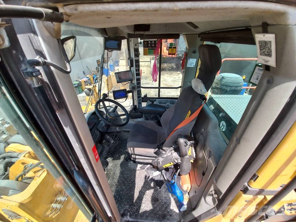 Volvo L350H (EXW - Abu Dhabi) Chargeuse sur pneus