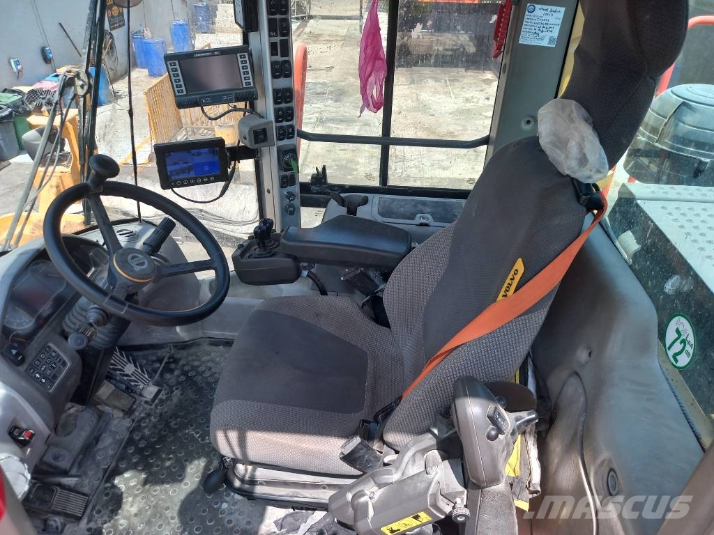 Volvo L350H (EXW - Abu Dhabi) Chargeuse sur pneus