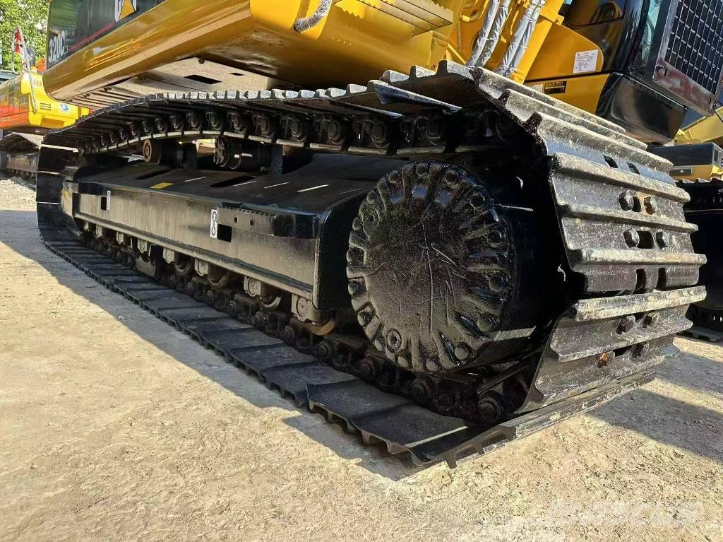 CAT 320 C L Гусеничні екскаватори