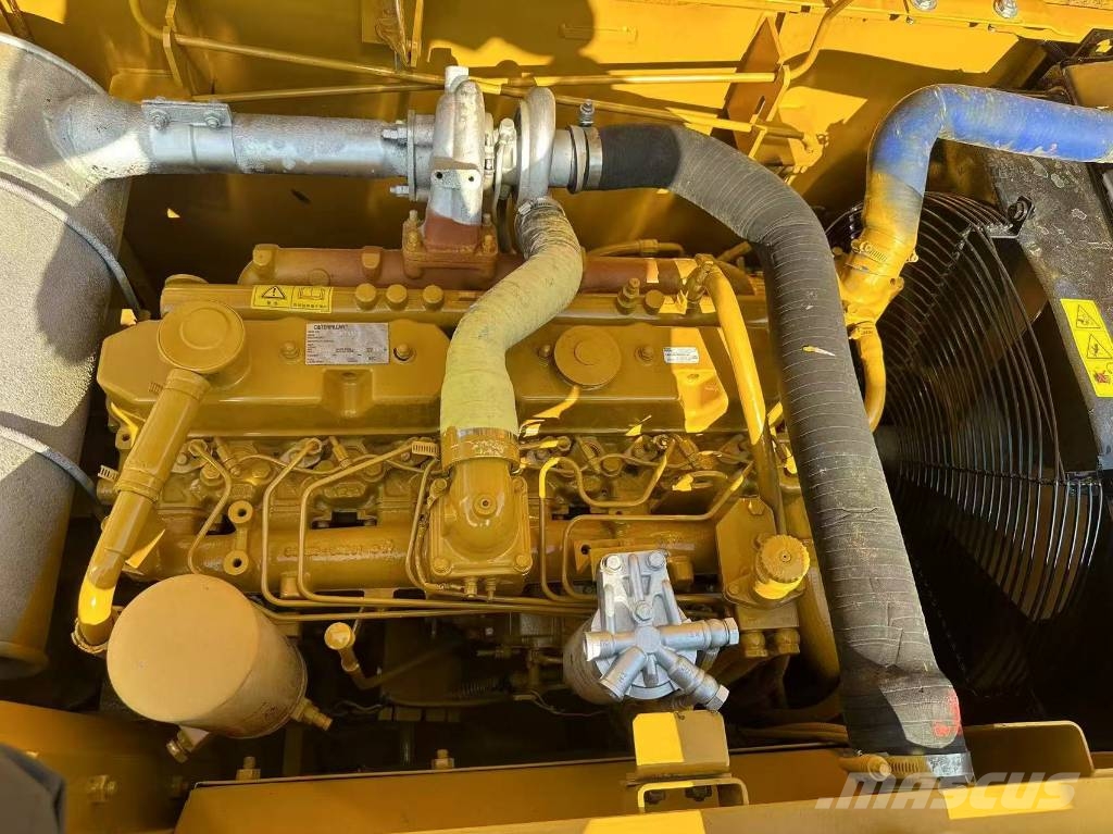 CAT 320 C L Гусеничні екскаватори