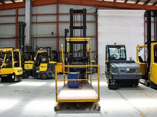 Hyster R30XMF2 High lift order picker