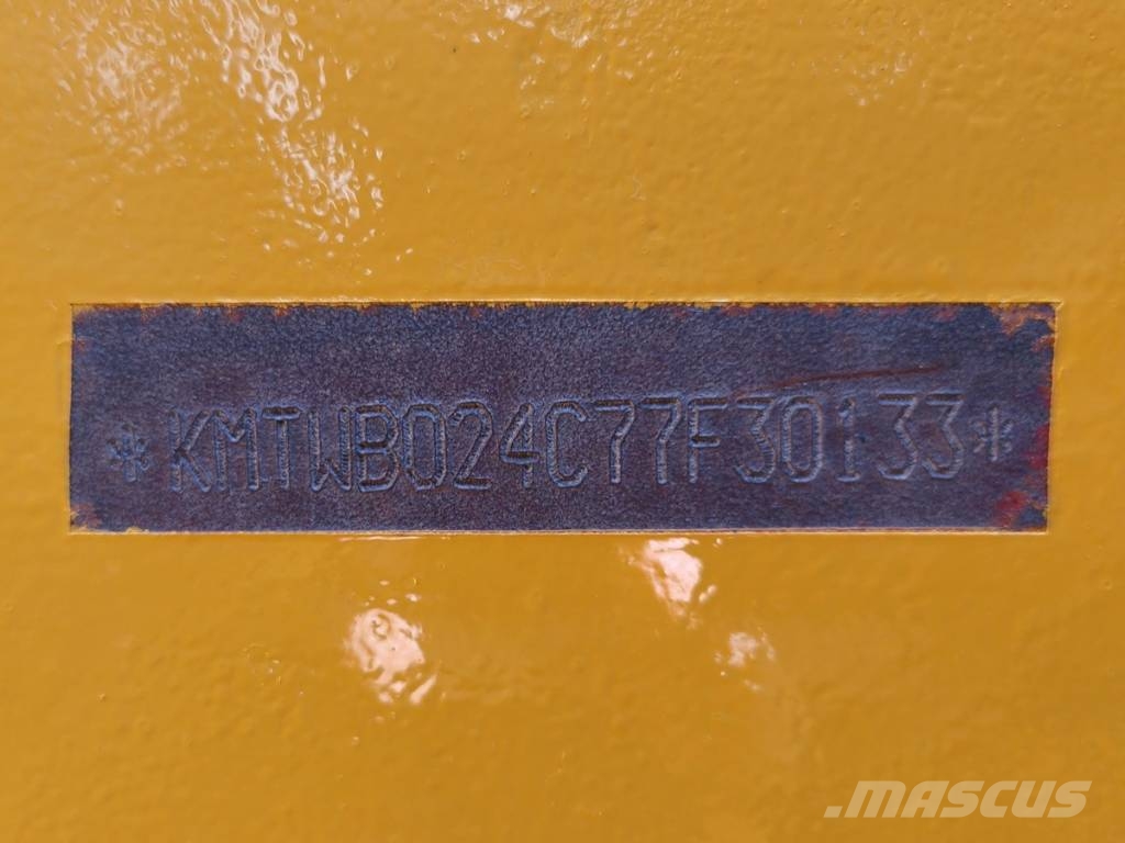Komatsu WB97S-5E0 لوادر ذات جرافات عكسية
