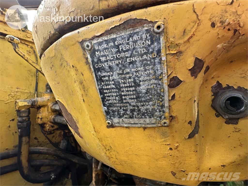 Massey Ferguson Mf-765 Retrocargadoras