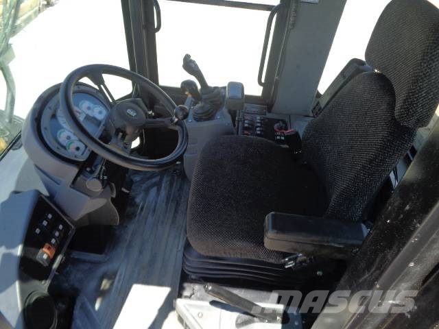 CAT 930 H Naudoti ratiniai krautuvai