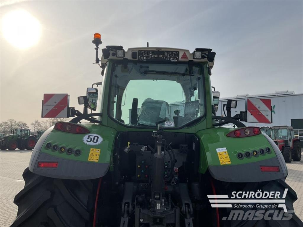 Fendt 724 VARIO GEN6 POWER PLUS Tractors