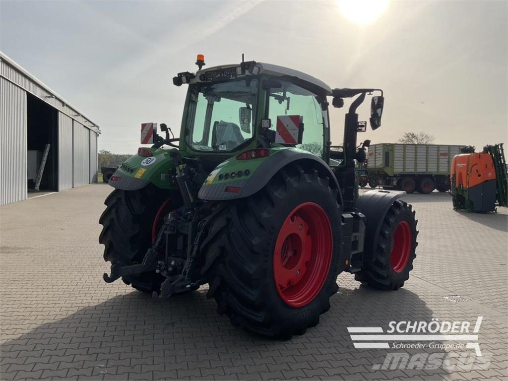 Fendt 724 VARIO GEN6 POWER PLUS Traktoren