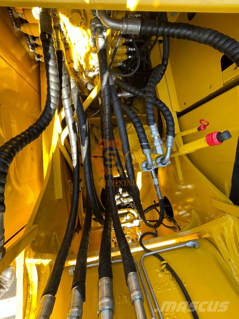Komatsu PC 220-8 Bandgrävare