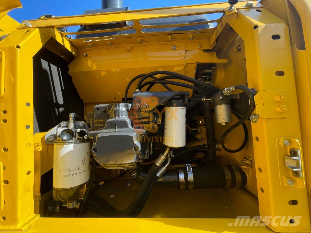 Komatsu PC 220-8 Bandgrävare