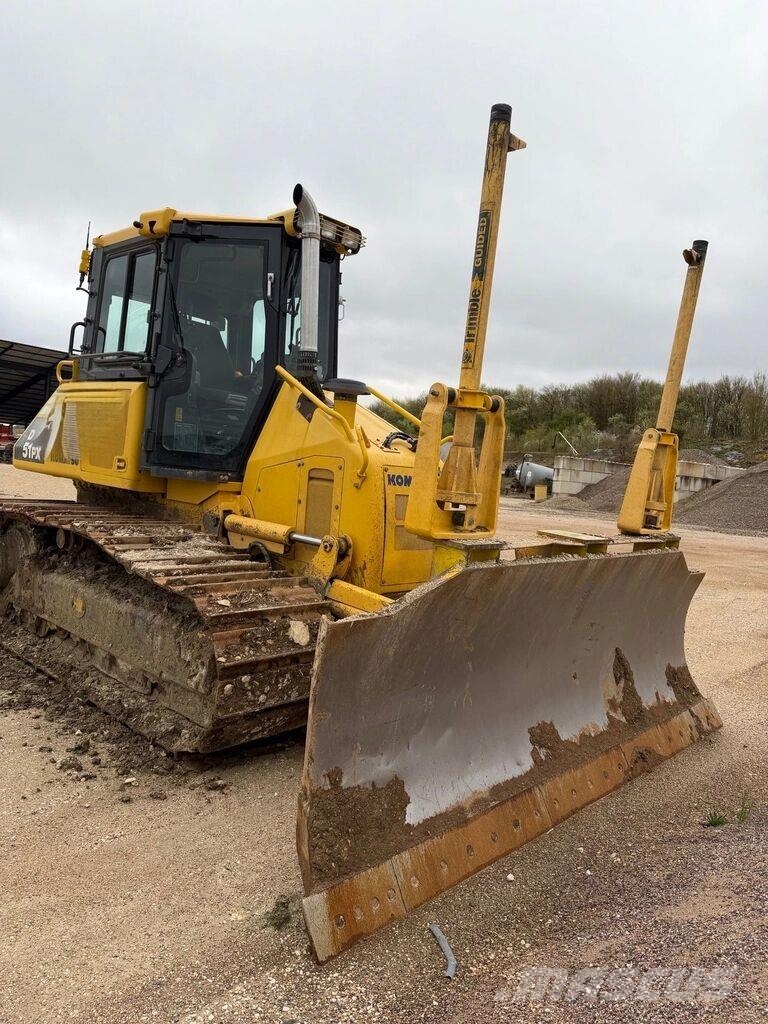 Komatsu D51PX-22 Μπουλντόζες με ερπύστριες