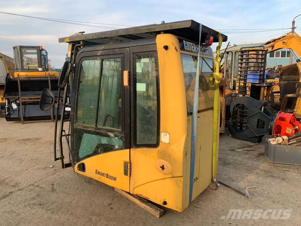 CAT 330 CL CABINE Cabine en interieur