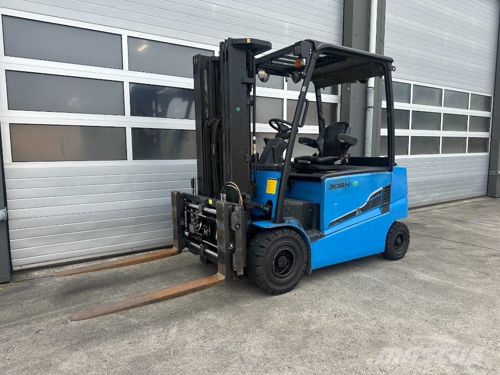 Hyundai 30BH-9 - 3ton - 3000kg heftruck elektrisch Triplex Elmotviktstruckar