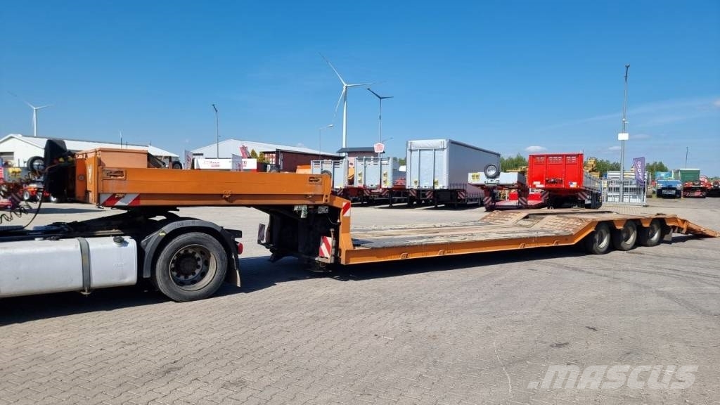 Müller-Mitteltal 3 axle | Radmulden | Hydraulic ramp Semi-trailer blokvogn