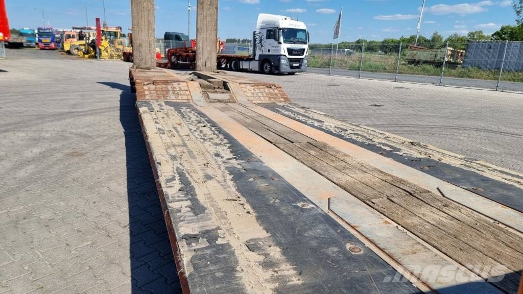 Müller-Mitteltal 3 axle | Radmulden | Hydraulic ramp Semi-trailer blokvogn