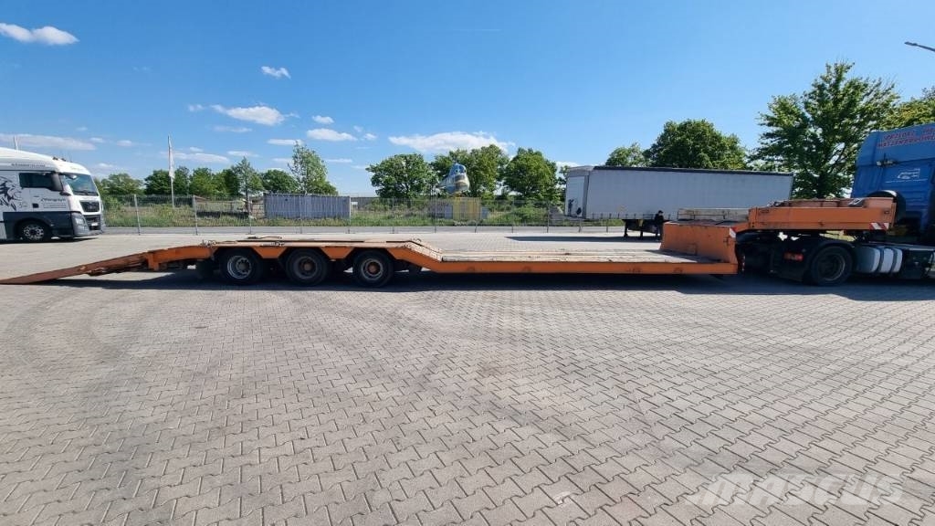 Müller-Mitteltal 3 axle | Radmulden | Hydraulic ramp Semi-trailer blokvogn