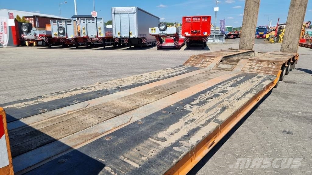 Müller-Mitteltal 3 axle | Radmulden | Hydraulic ramp Semi-trailer blokvogn