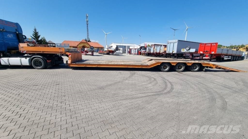 Müller-Mitteltal 3 axle | Radmulden | Hydraulic ramp Semi-trailer blokvogn