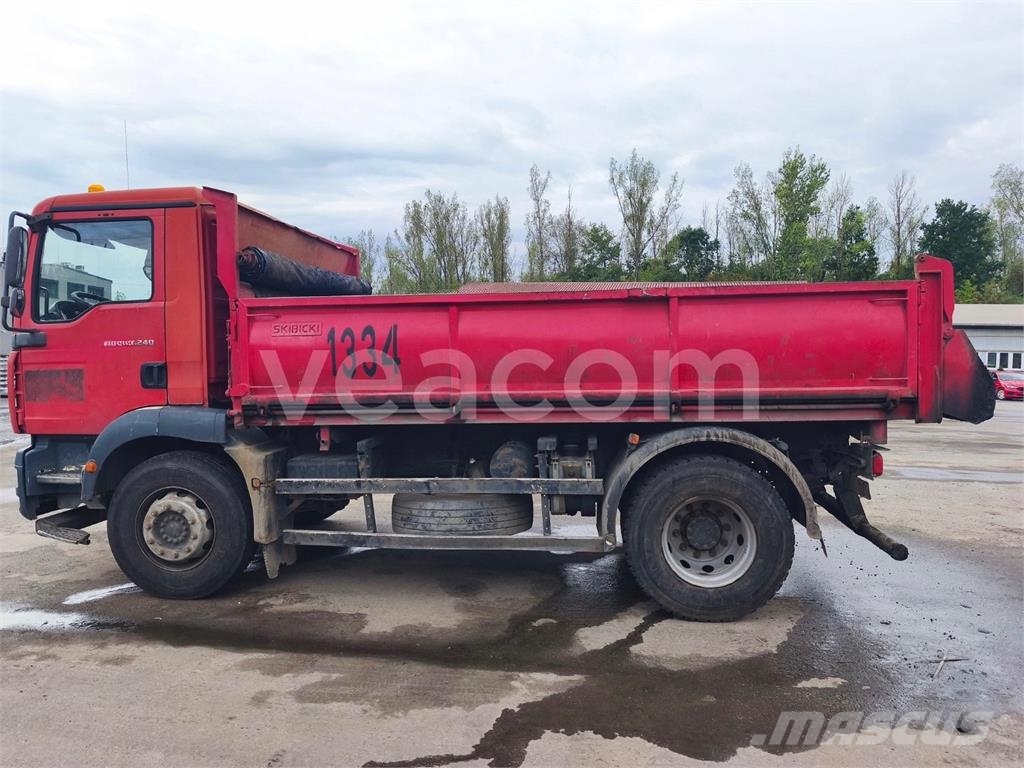 MAN TGM 18.240 탑차 트럭