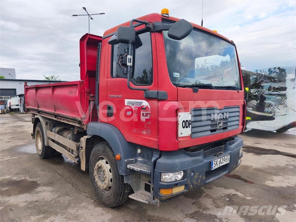 MAN TGM 18.240 탑차 트럭