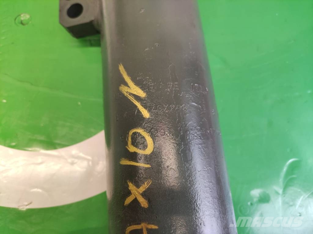 Claas Axion 830 Power steering cylinder 972121201 Chassi och upphängning