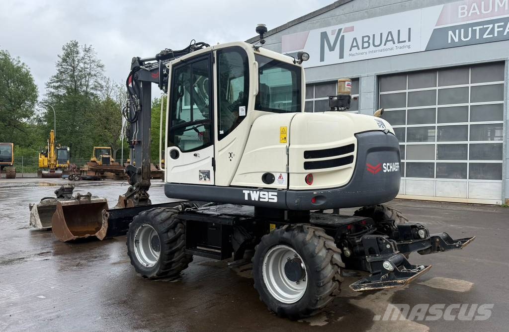 Schaeff TW 95 // BJ. 2017 / 5888H/SW/ZSA/4 Löffel/ 1 Gabel Wielgraafmachines