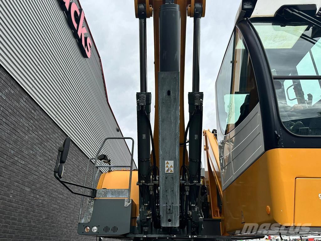 Liebherr LH 60 M LITRONIC INDUSTRY MATERIAL HANDLER/ UMSCHL Bagri za prekladanje primarnih/sekundarnih surovin