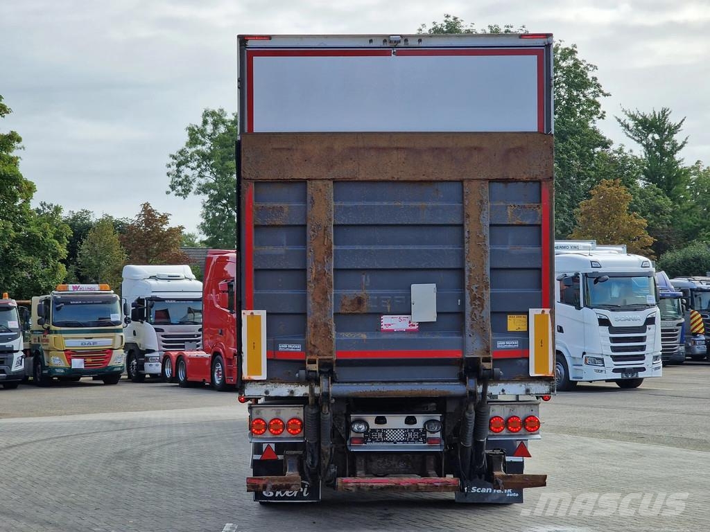 Ekeri 2 axle box with sidedoors - Zepro loadlift - Steer Kofferauflieger
