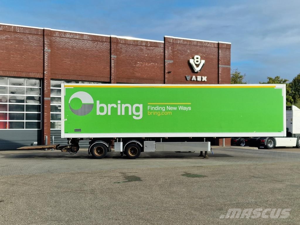 Ekeri 2 axle box with sidedoors - Zepro loadlift - Steer Kofferauflieger