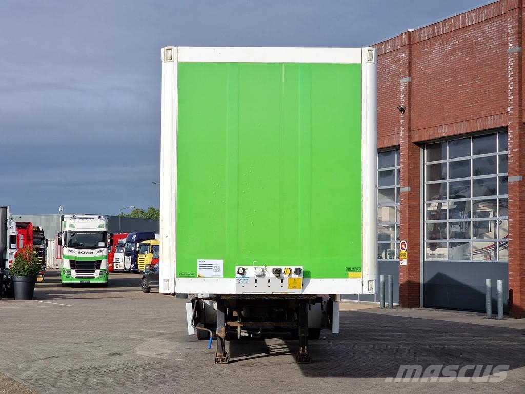 Ekeri 2 axle box with sidedoors - Zepro loadlift - Steer Kofferauflieger