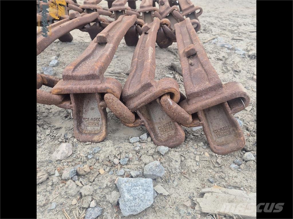 Clark Terra 85 710/40x22,5 Used/Beg Tracks, chains and undercarriage