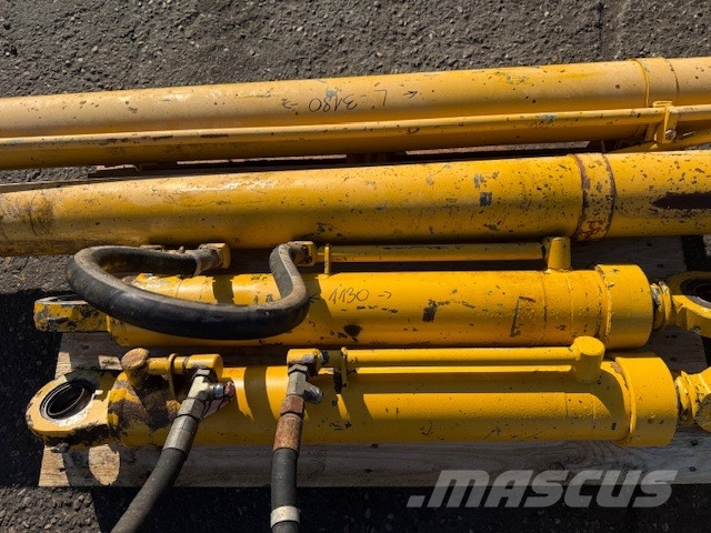 Bell B 40 C USED HYDRAULIC PARTS Hidráulicos