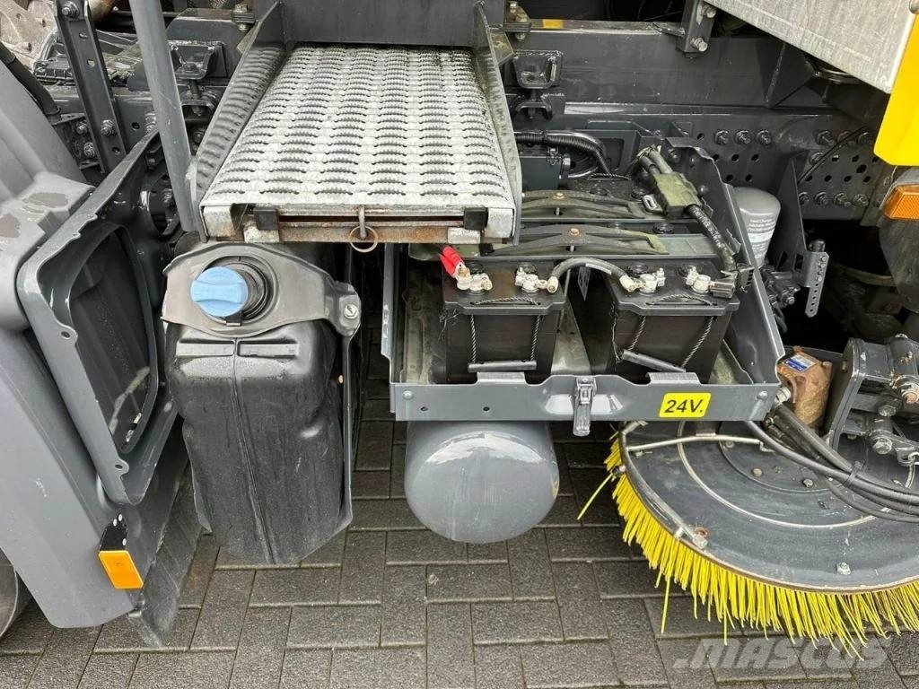 Mercedes-Benz Arocs 1824 4X2 BEAM A9000 SWEEPING TRUCK/ KEHRMASC Lakaisuautot