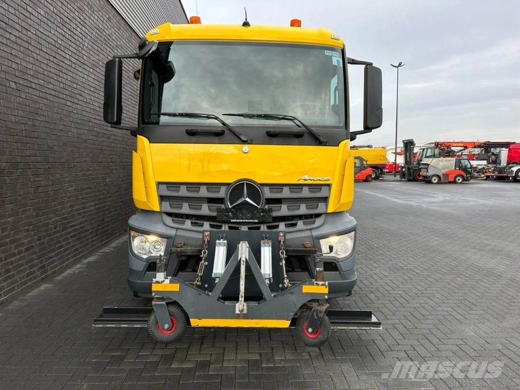 Mercedes-Benz Arocs 1824 4X2 BEAM A9000 SWEEPING TRUCK/ KEHRMASC Lakaisuautot