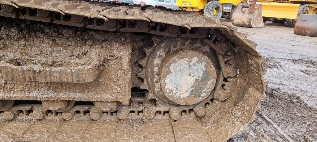 Hyundai HX 140 L Excavadoras sobre orugas