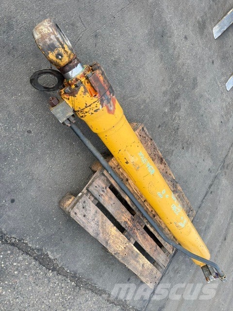 Liebherr R 944 B/C CENTRAL HYDRAULIC CYLINDER هيدروليات
