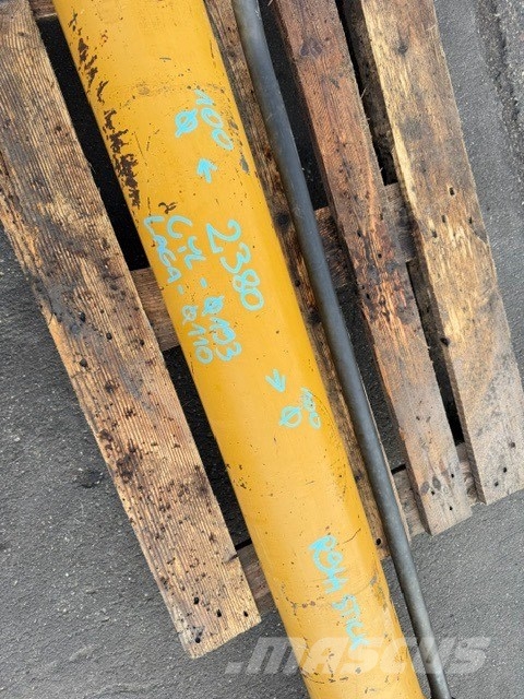Liebherr R 944 B/C CENTRAL HYDRAULIC CYLINDER هيدروليات