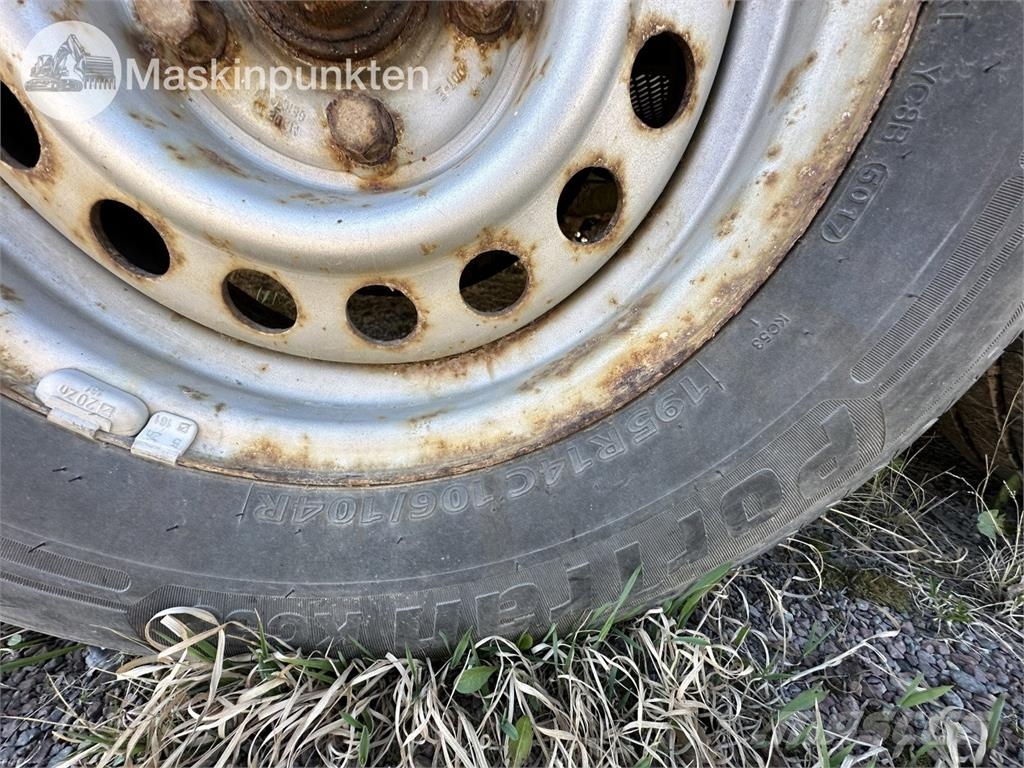  Lindanvagnen 3500B Nizki nakladalci