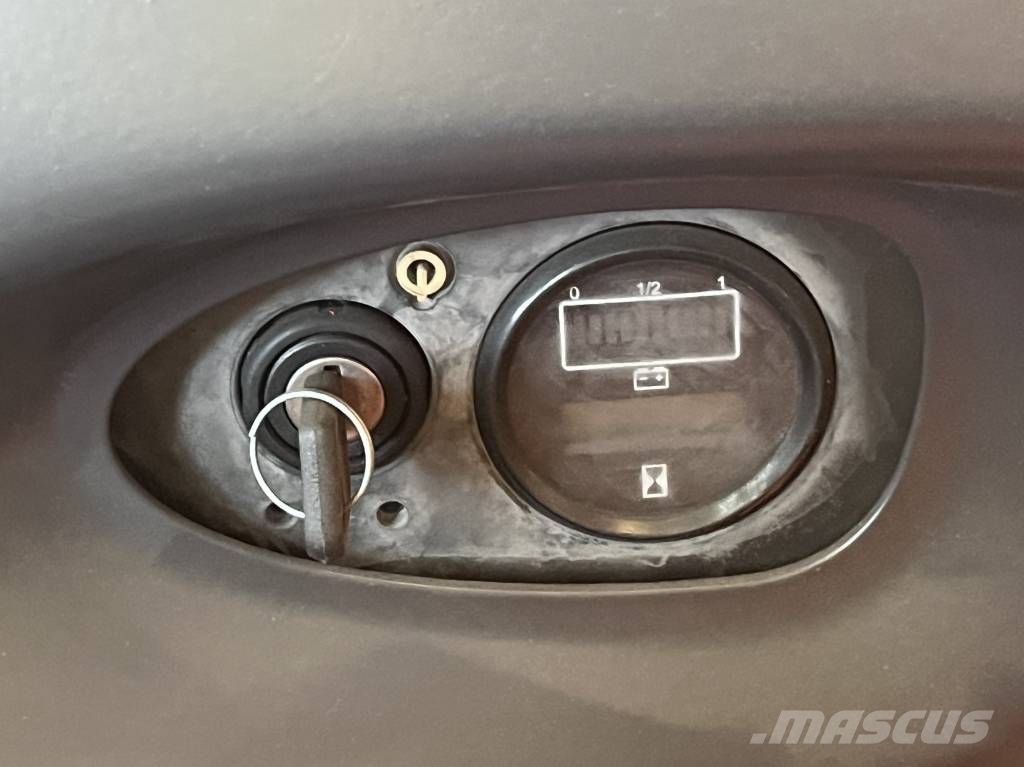 Linde L14 /372/ V-2391 OB Apiladores eléctricos autopropulsados