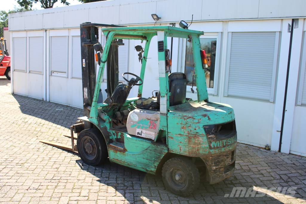 Mitsubishi FD 25 Diesel forklifts