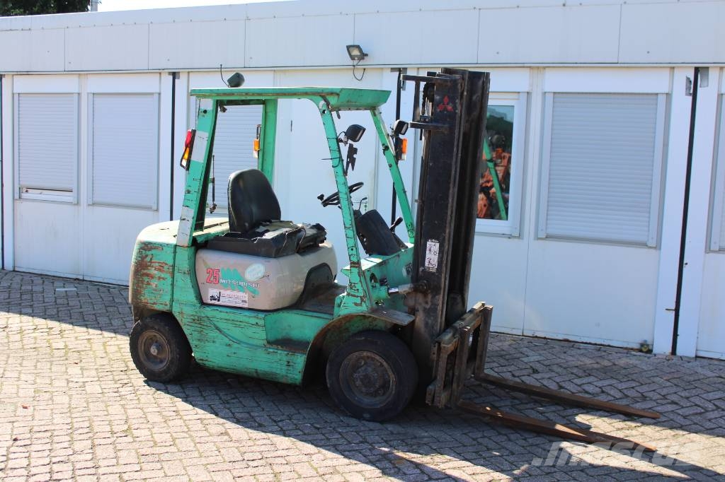 Mitsubishi FD 25 Diesel forklifts