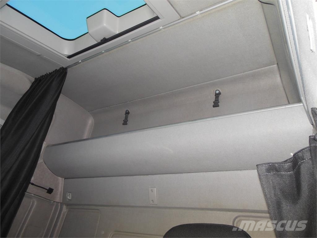 Iveco EuroCargo ML180EL32P, 22 Palet Camiones de caja de lona