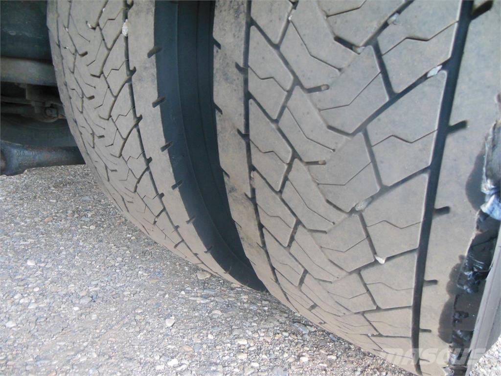 Iveco EuroCargo ML180EL32P, 22 Palet Camiones de caja de lona