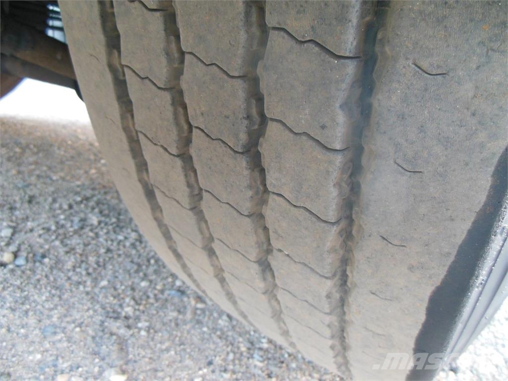 Iveco EuroCargo ML180EL32P, 22 Palet Camiones de caja de lona
