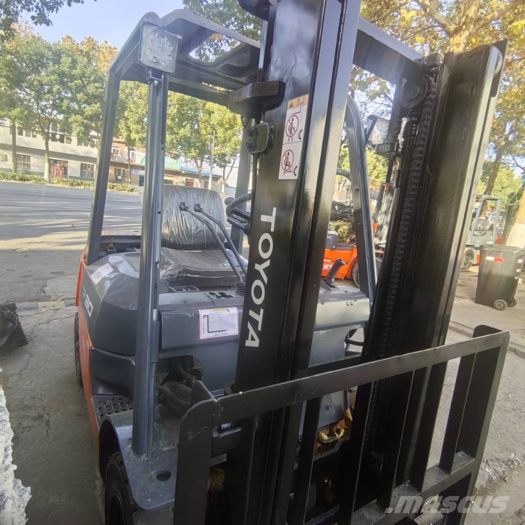 Toyota 7 FD 30 柴油卡車