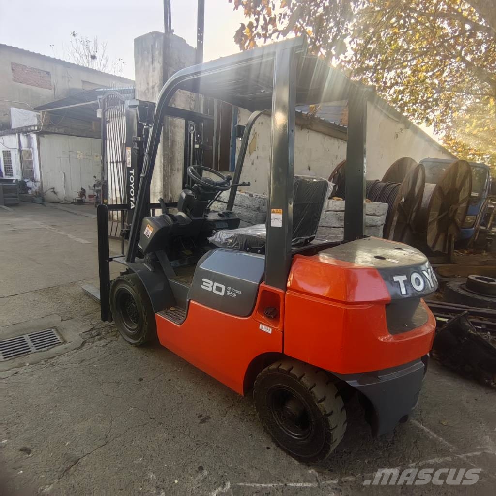 Toyota 7 FD 30 柴油卡車