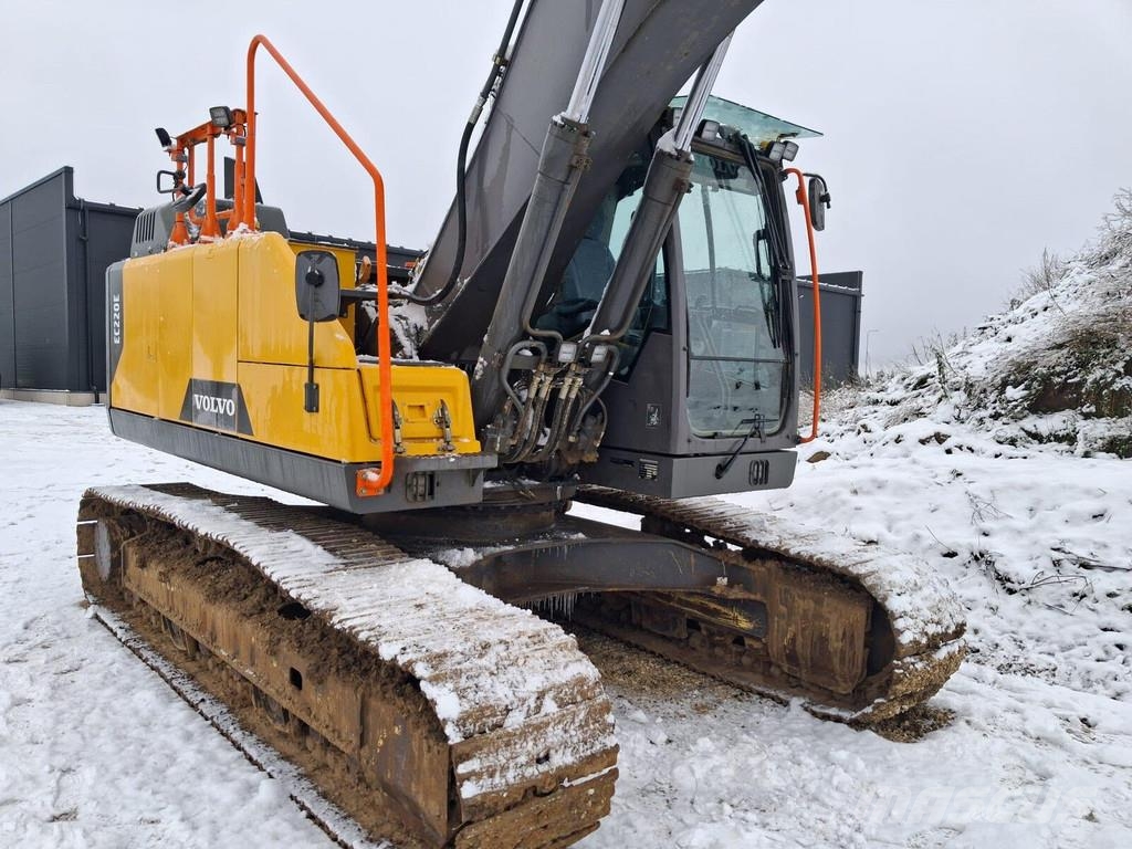 Volvo EC220E Верижен екскаватор