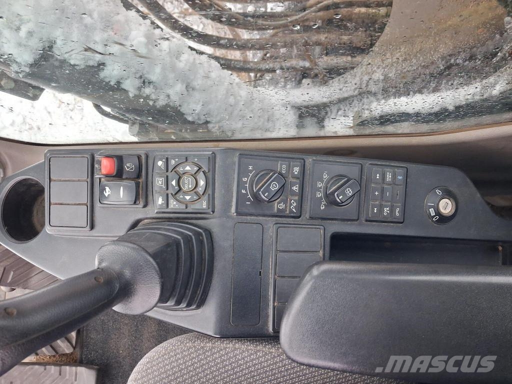 Volvo EC220E Верижен екскаватор