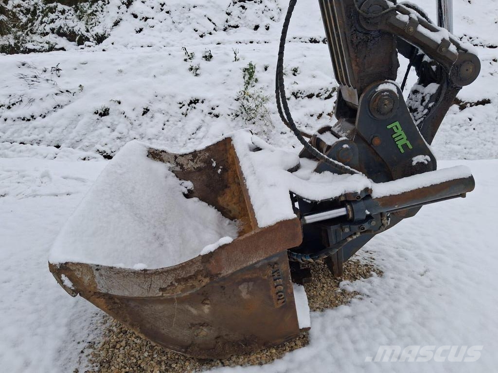 Volvo EC220E Верижен екскаватор