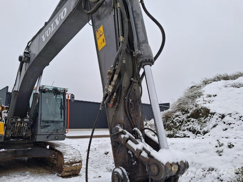 Volvo EC220E Верижен екскаватор