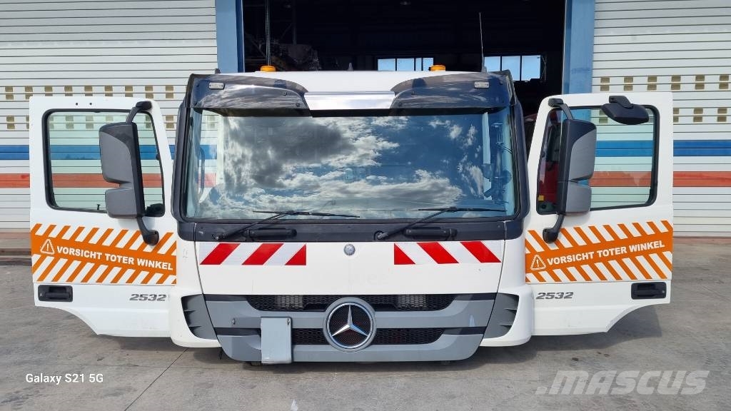 Mercedes-Benz CABIN MP3 SORT EURO5 RIGHT HAND Kabinler